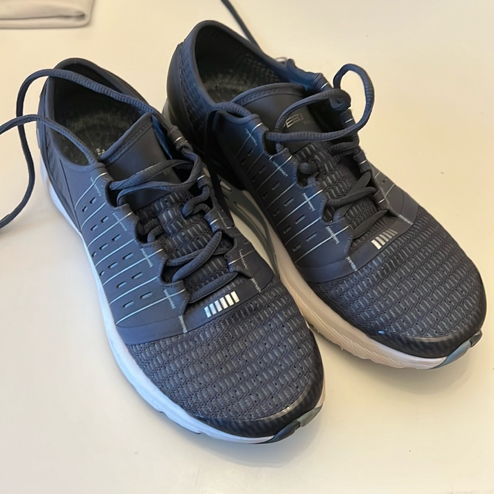 Under Armour Sneakers
